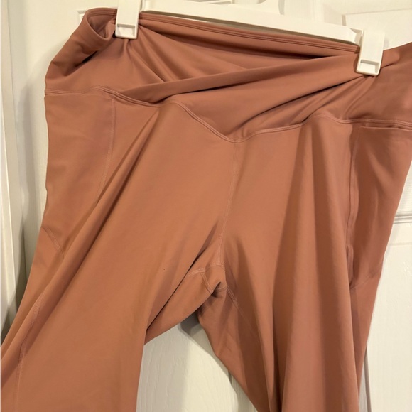 Fabletics pure luxe 7/8 crossover leggings - Picture 1 of 4